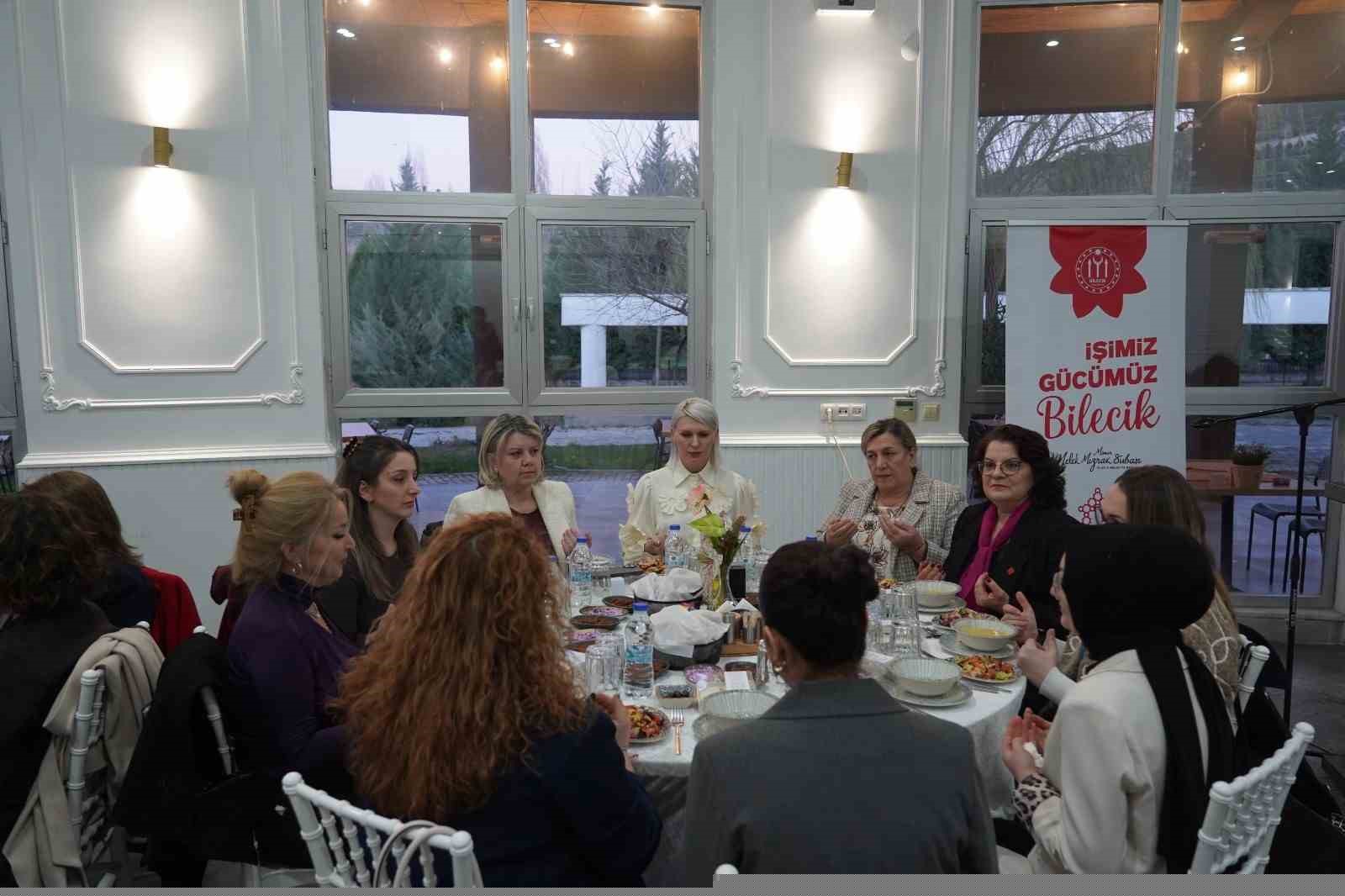 Başkan Subaşı kadınlarla iftar yemeğinde bir araya geldi
