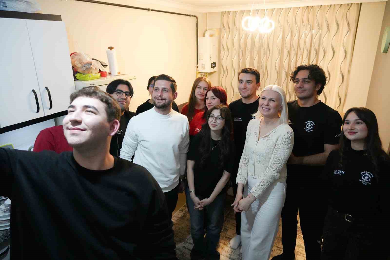 Başkan Subaşı, öğrencilerin iftar sofralarına konuk oldu
