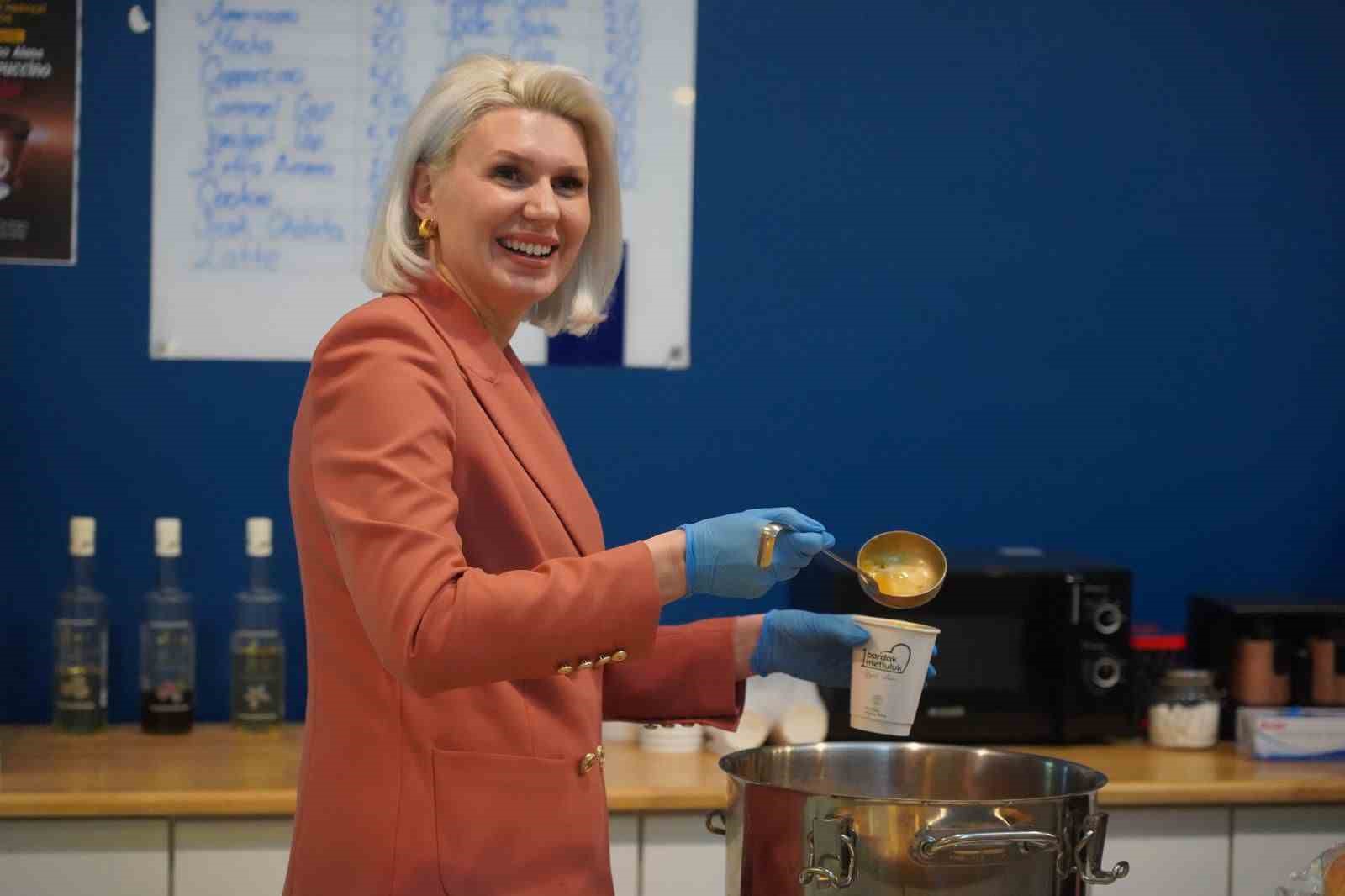 Başkan Subaşı öğrencilerle birlikte çorba içti
