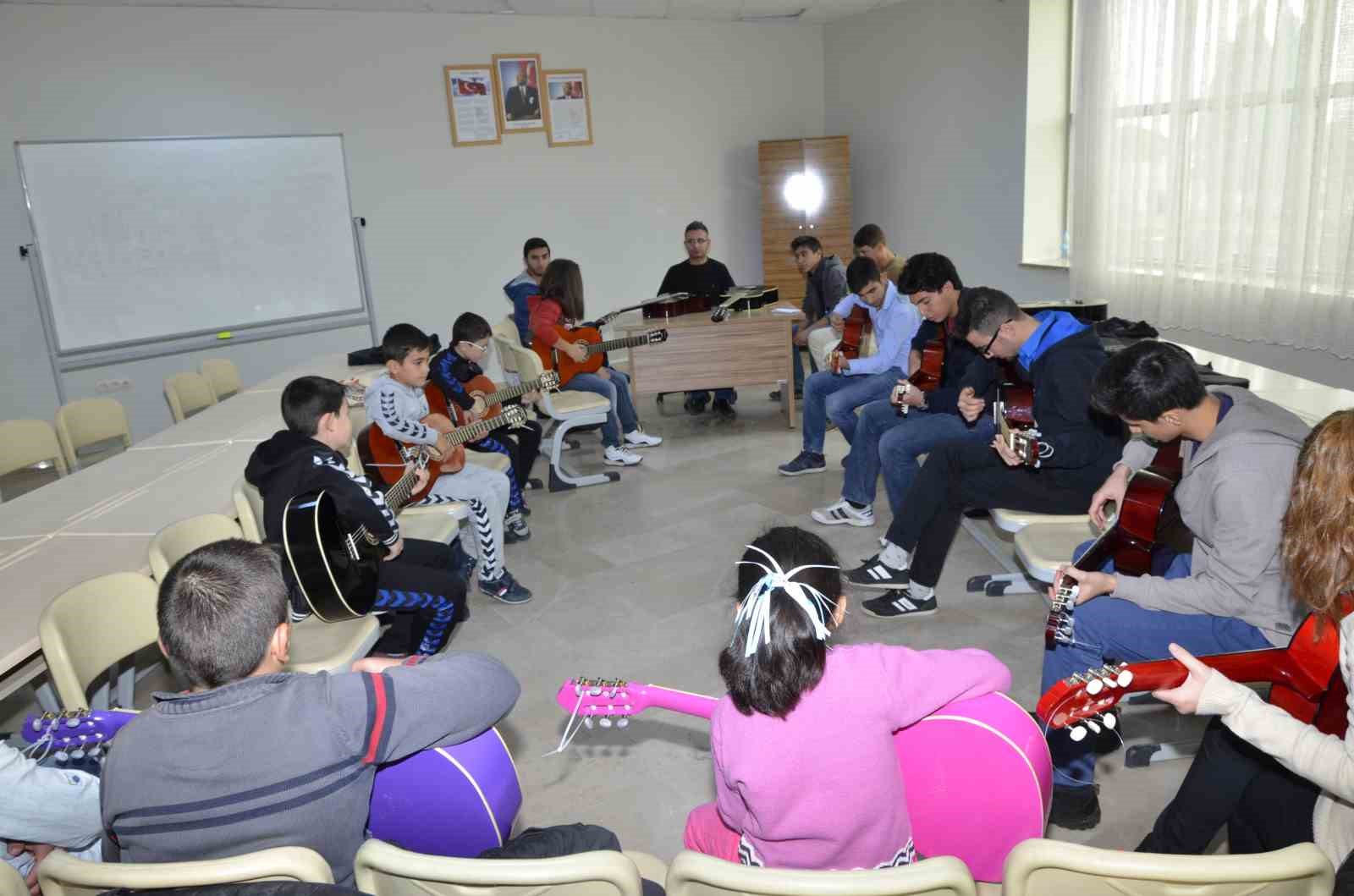 Başkan Sunar’dan çocuklara hafta sonu kursları için davet
