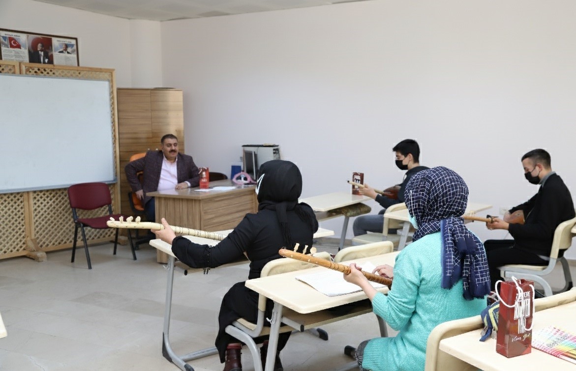 Başkan Sunar’dan çocuklara hafta sonu kursları için davet
