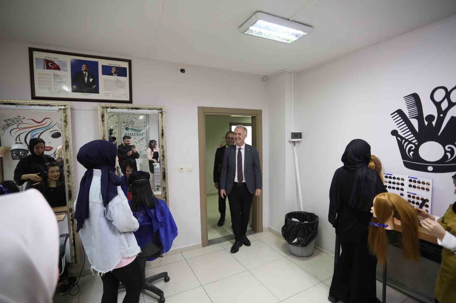 Başkan Taban’dan İNESMEK kursiyerlerine ziyaret
