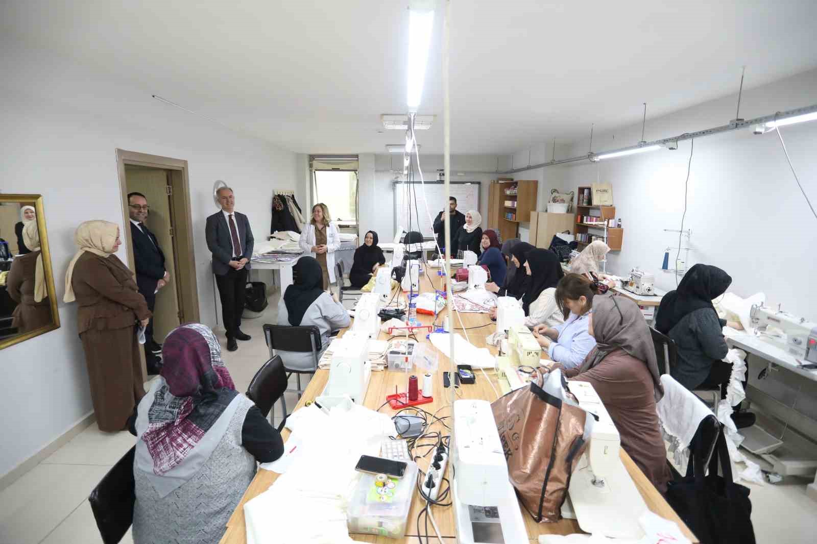 Başkan Taban’dan İNESMEK kursiyerlerine ziyaret
