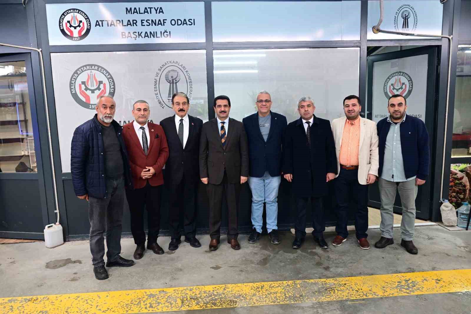 Başkan Taşkın Esnaf Odalarıyla bir araya geldi
Başkan Taşkın Esnaf Odalarıyla bir araya geldi