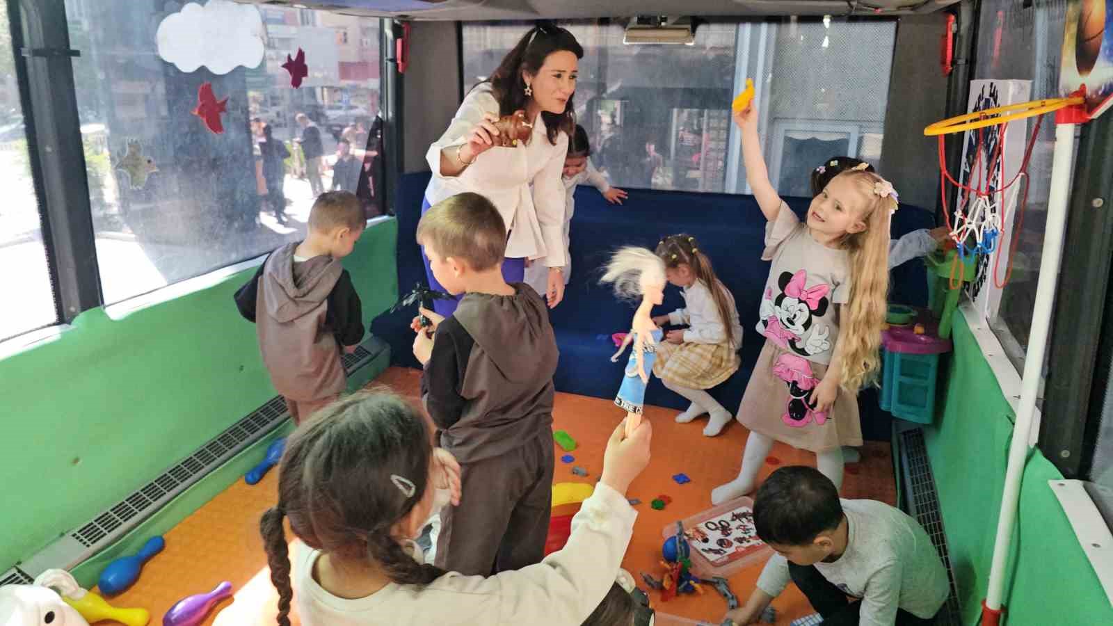 Başkan Tetik: "Çocuklarımızın mutluluğu her şeye değer"
