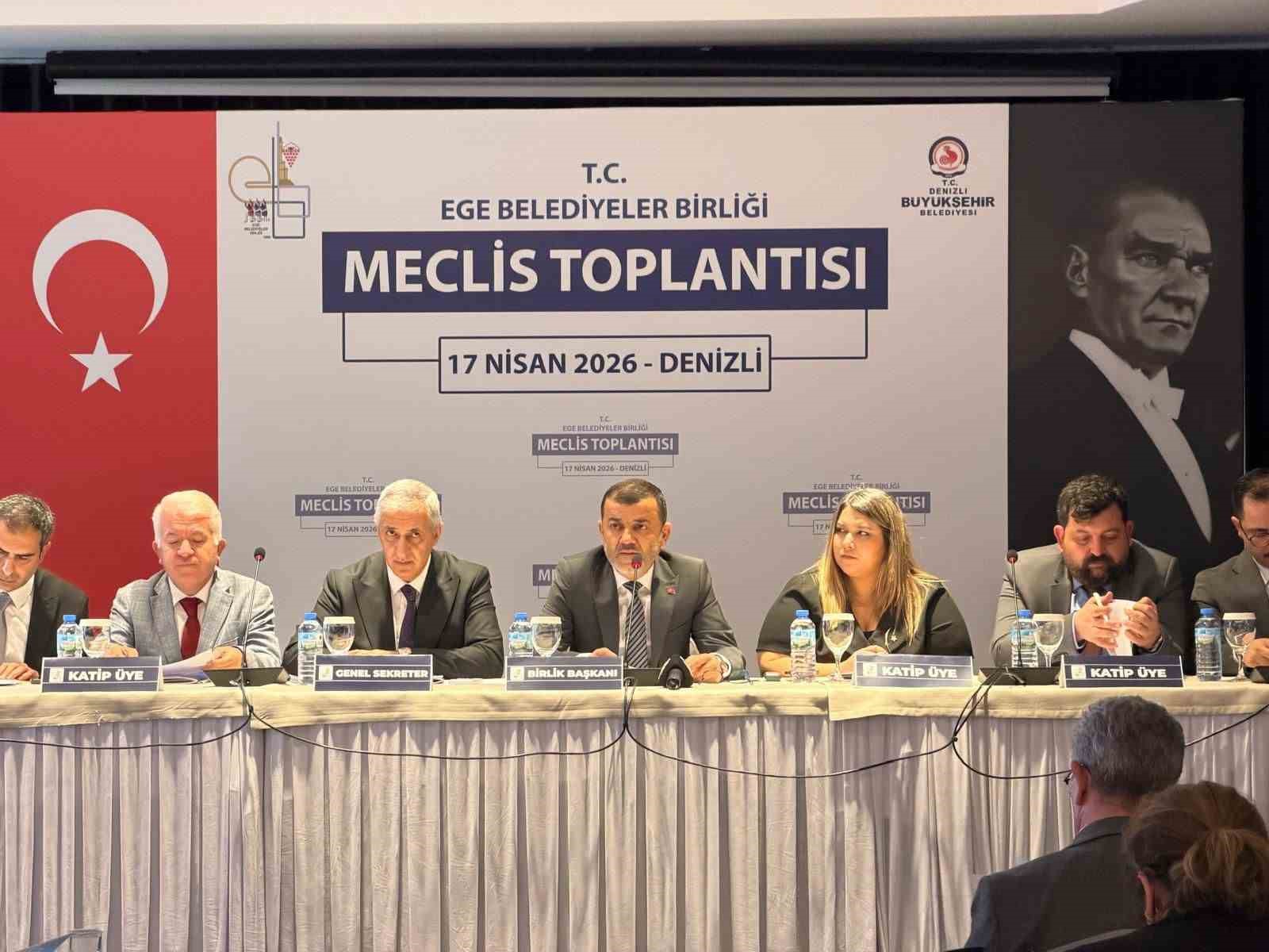 Başkan Tetik Ege Belediyeler Birliği encümen üyeliğine yeniden seçildi
