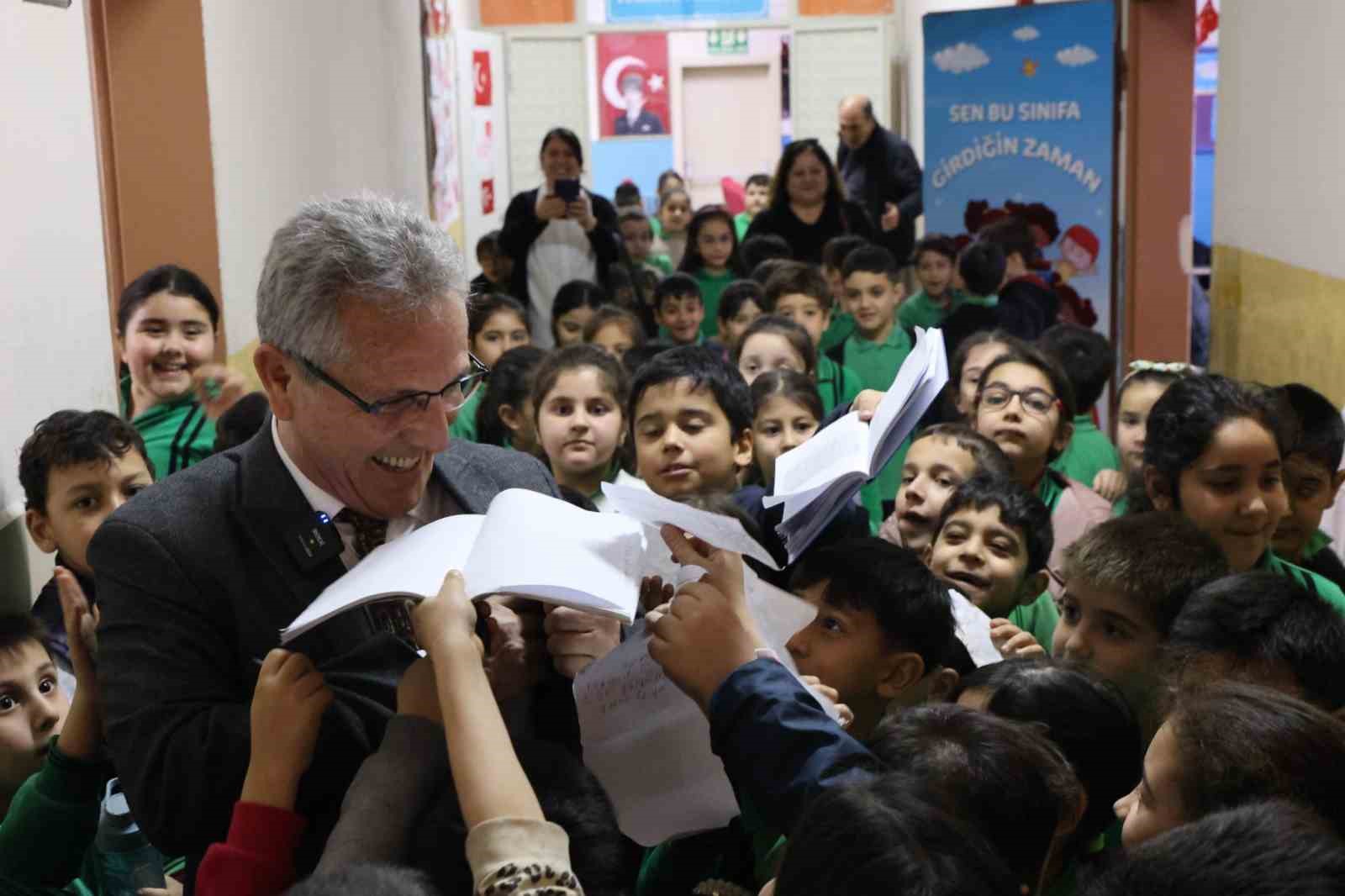 Başkan Tetik öğrencilere belediyeciliği anlattı
