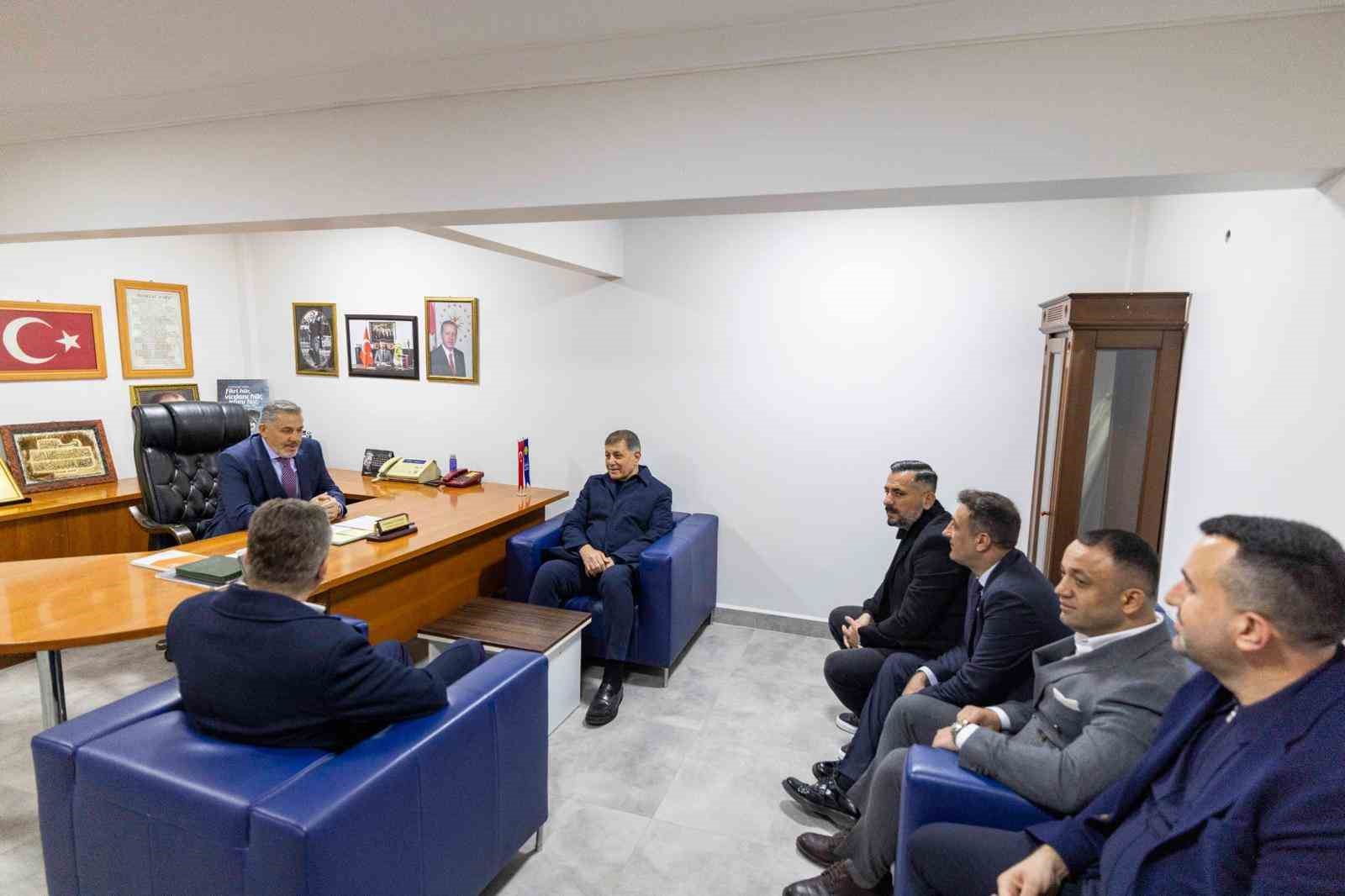 Başkan Tugay bayram namazında Bucalılarla buluştu
