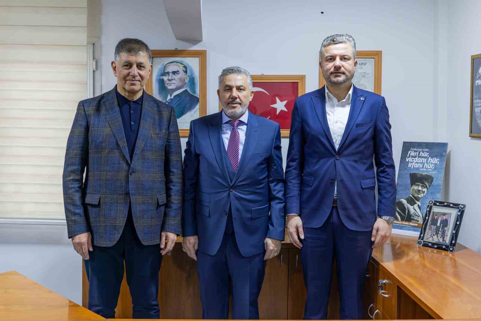 Başkan Tugay bayram namazında Bucalılarla buluştu
