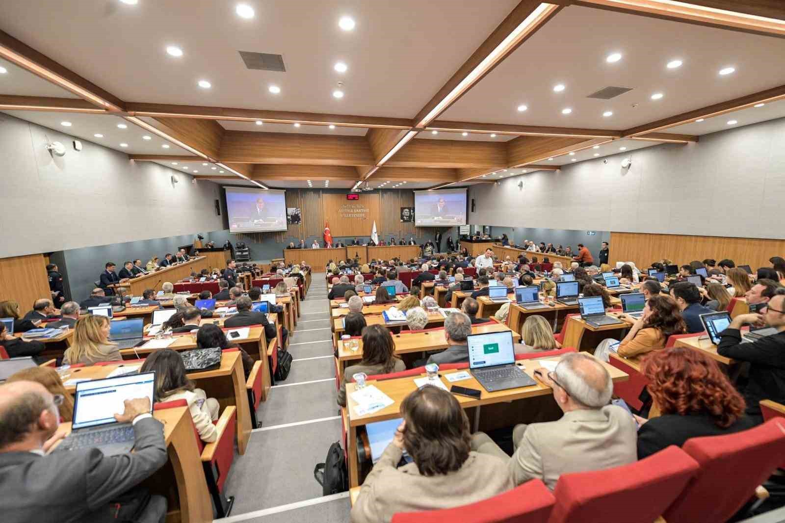 Başkan Tugay: "Bu şehrin başını öne eğdirmeyeceğiz"
