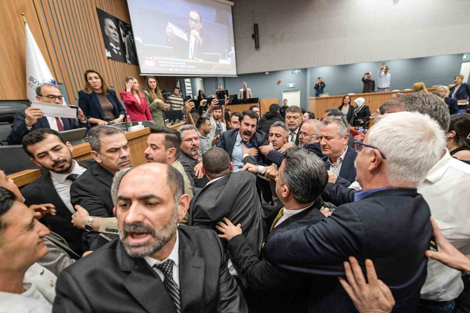 Başkan Tugay: "Bu şehrin başını öne eğdirmeyeceğiz"
