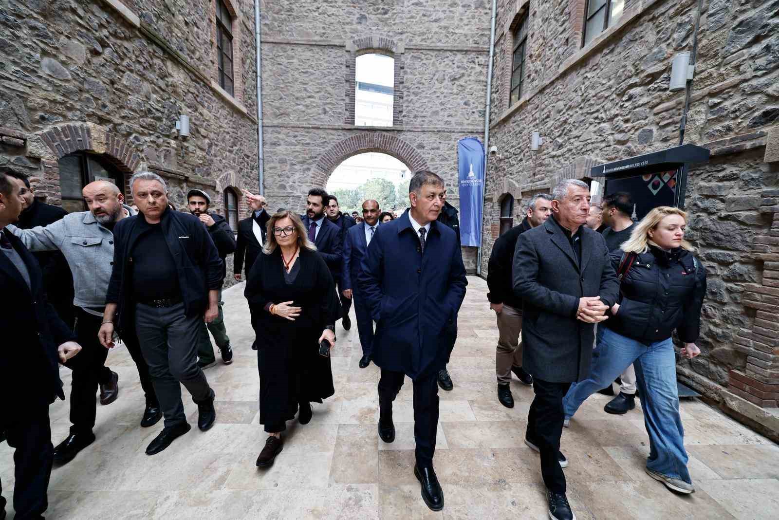 Başkan Tugay: "İzmir’in hakkını sonuna kadar savunacağız"
Başkan Tugay: "İzmir’in hakkını sonuna kadar savunacağız"