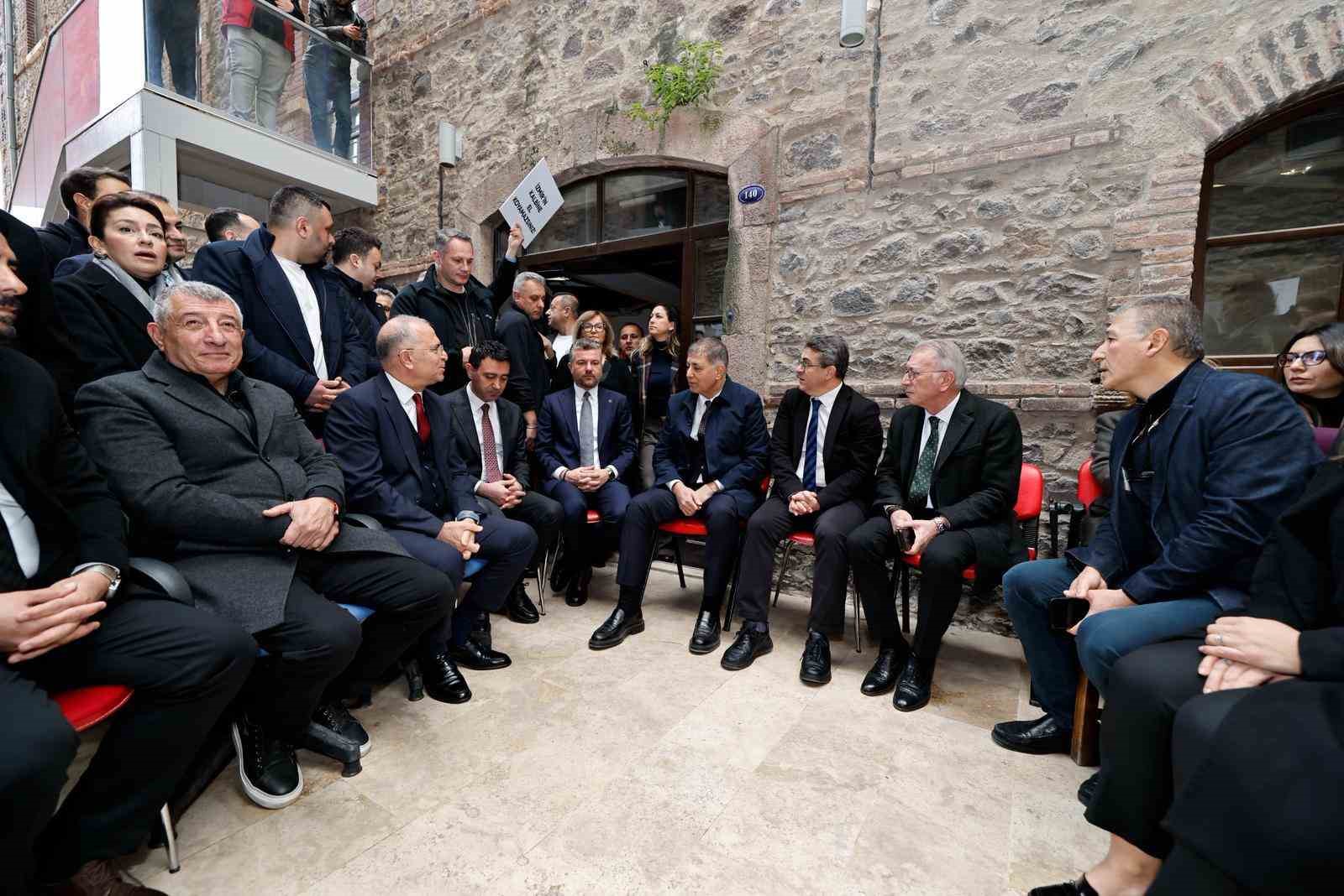 Başkan Tugay: "İzmir’in hakkını sonuna kadar savunacağız"
Başkan Tugay: "İzmir’in hakkını sonuna kadar savunacağız"