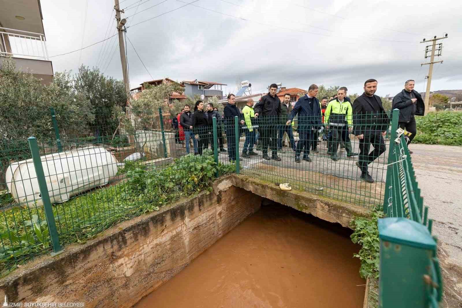 Başkan Tugay’dan Seferihisar’da yağıştan etkilenenlere yerinde destek
