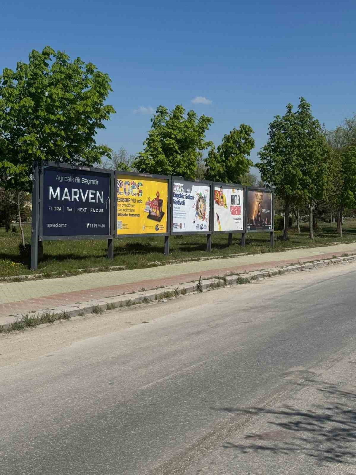 Başkan Tunç’tan Büyükşehir’e ’billboard’ tepkisi: "Bu zararı kim karşılayacak?"
