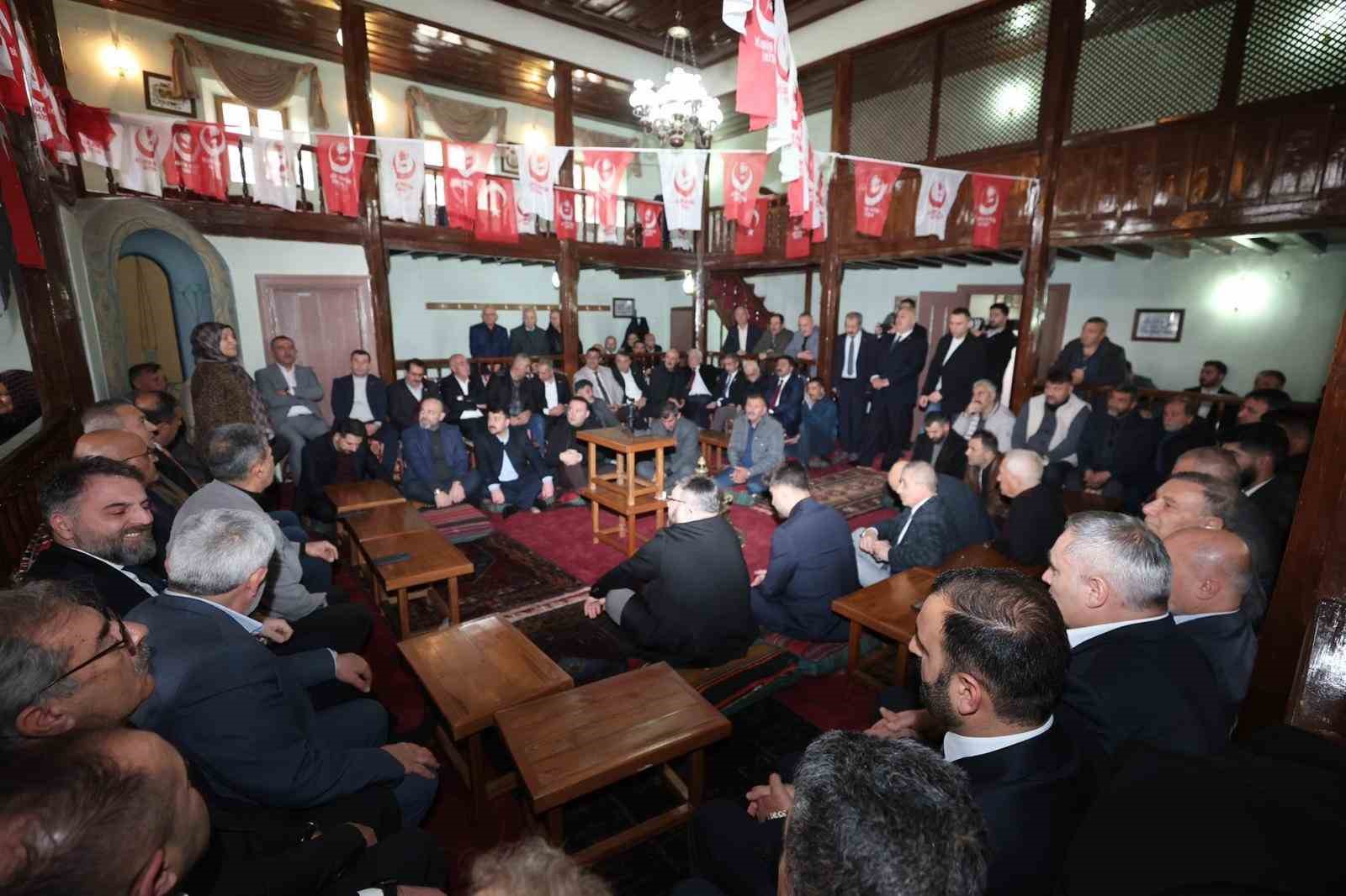 Başkan Uzun: "Biz de hizmetin ve milletin delisiyiz"
