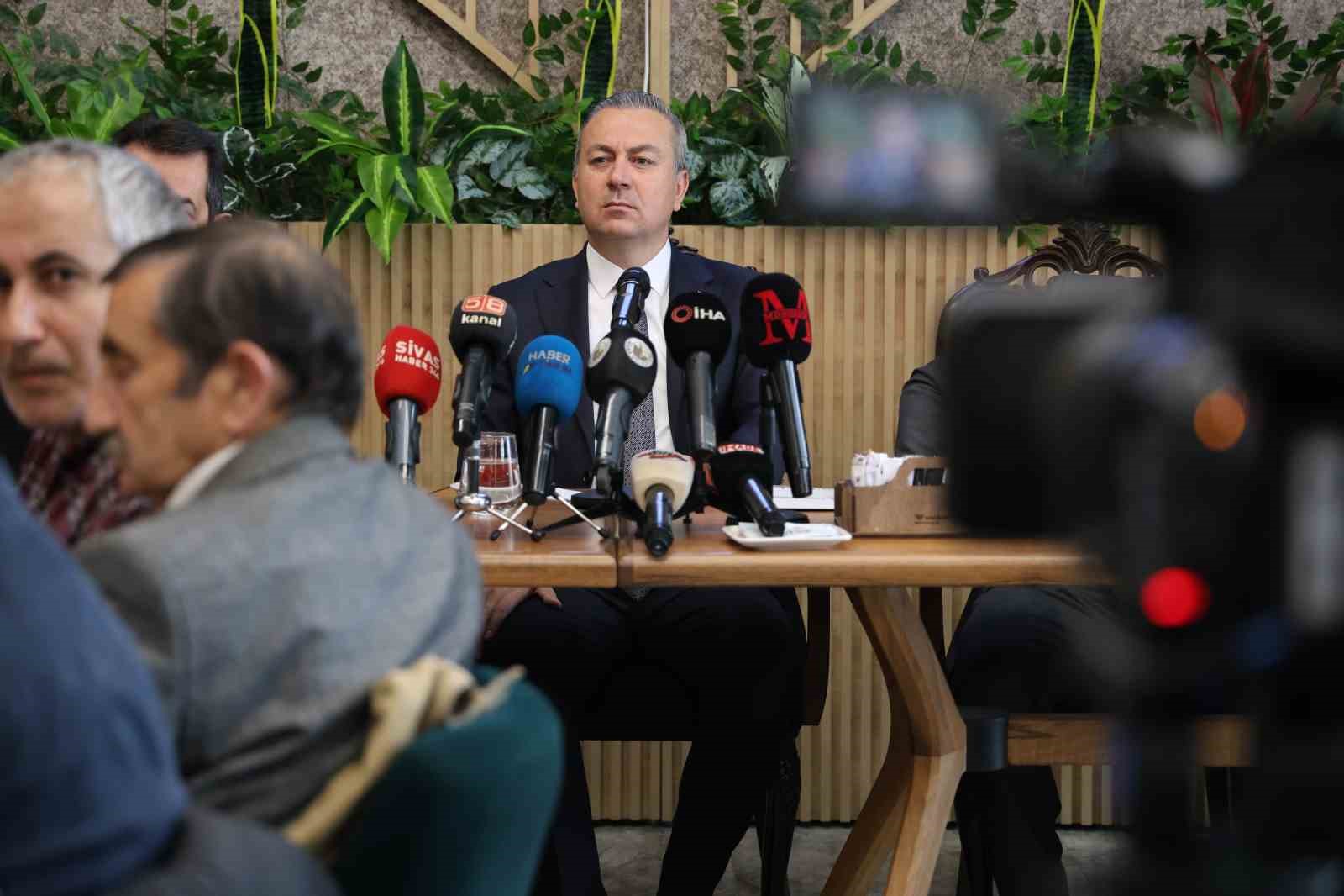 Başkan Uzun: "Gazetecilik zor bir meslek"
Başkan Uzun: "Gazetecilik zor bir meslek"