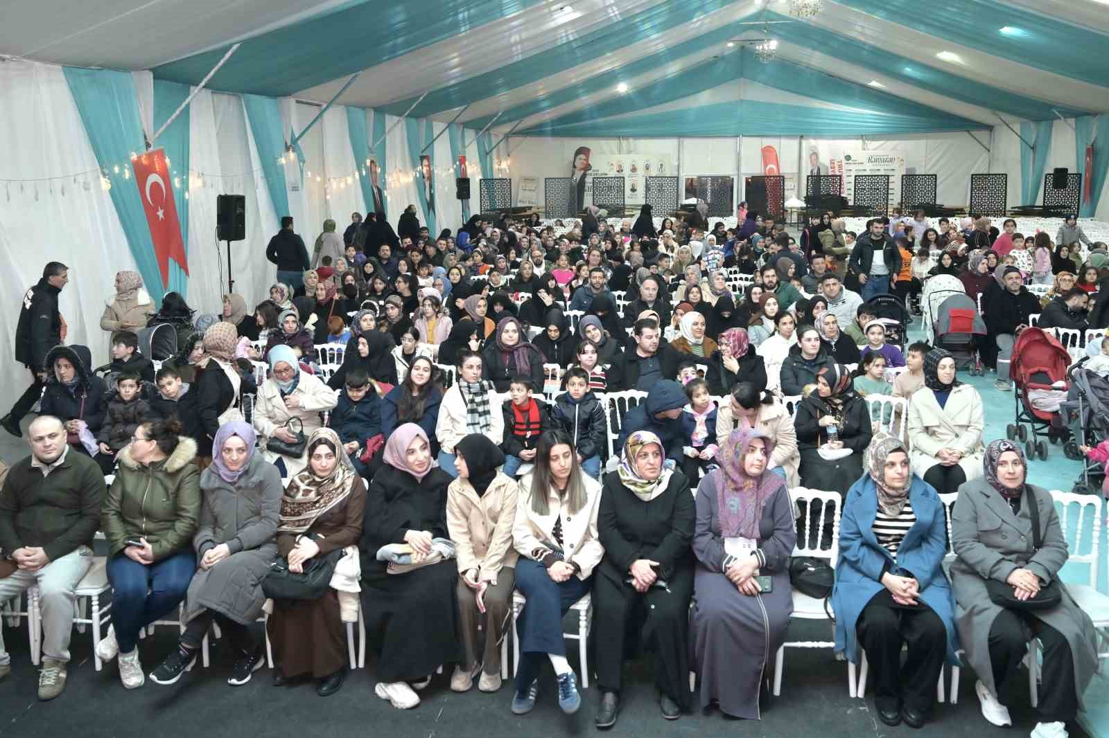 Başkan Vekili Aksoy, sağlık çalışanlarıyla iftarda buluştu
