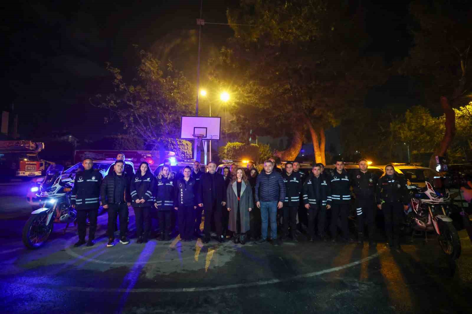 Başkan Vekili Özdemir, 2026 yılını itfaiye personeli ile karşıladı
