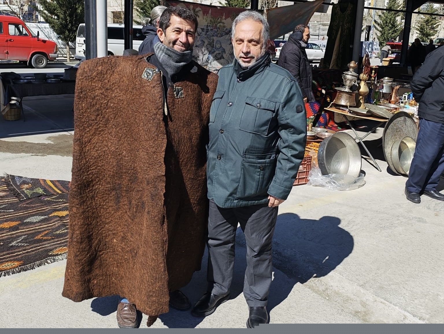 Başkan Yalçın Antika Pazarı’nda
