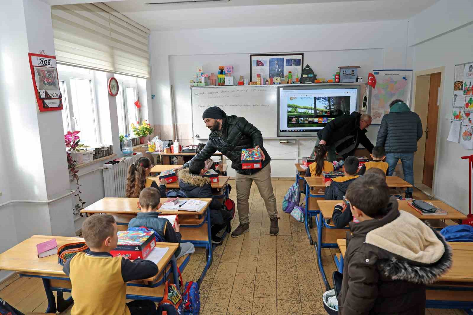 Başkan Yalçın’dan kış gününde yürek ısıtan destek
Başkan Yalçın’dan kış gününde yürek ısıtan destek