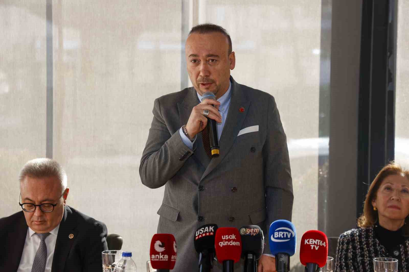 Başkan Yalım; "Gazetecilerle şeffaf ve yapıcı bir iletişim içinde olmaya devam edeceğiz"
