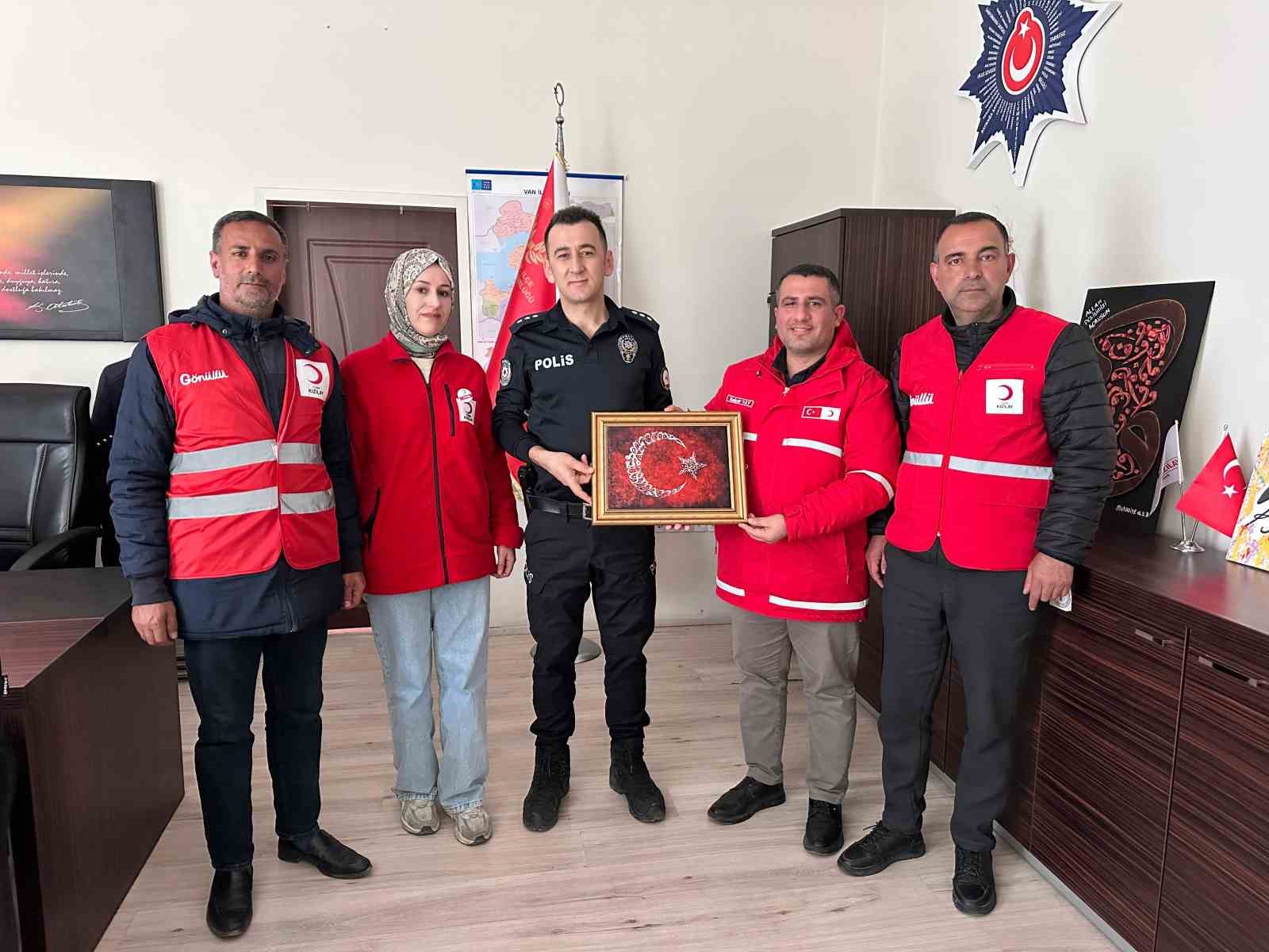 Başkan Yay’dan Muradiye Emniyet Müdürlüğüne ziyaret
