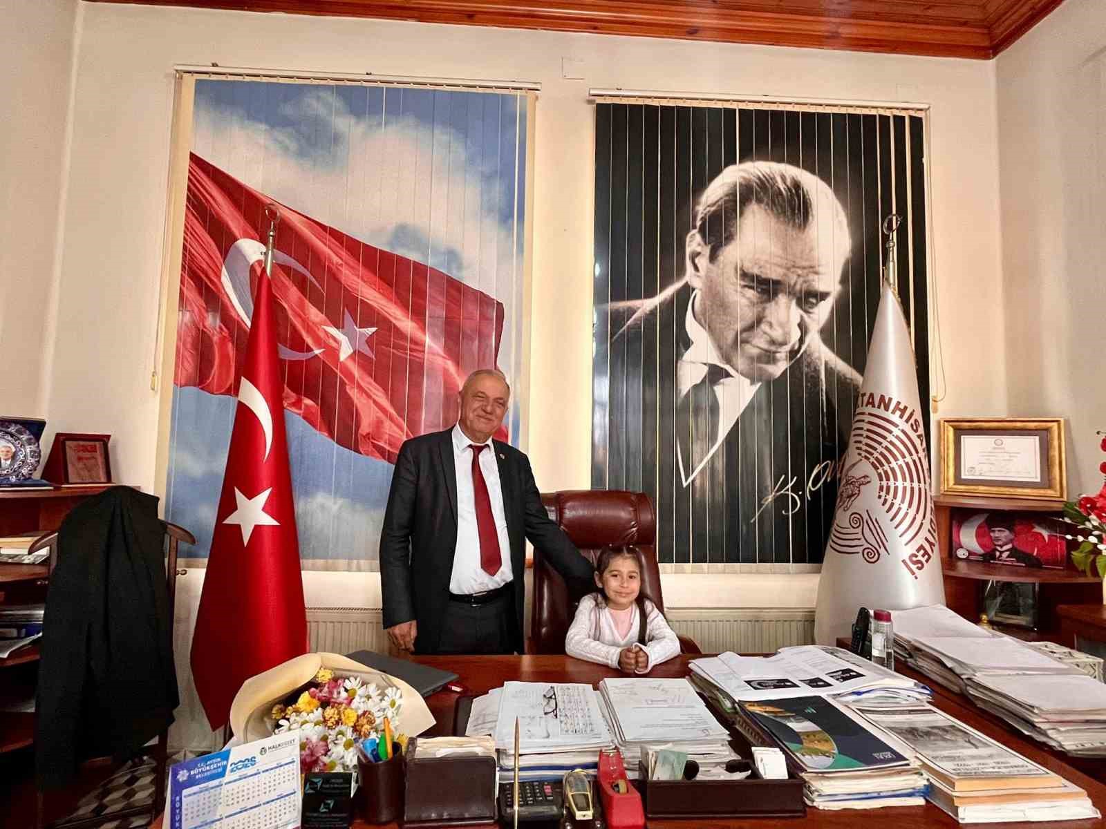 Başkan Yıldırımkaya öğrencileri makamında ağırladı
