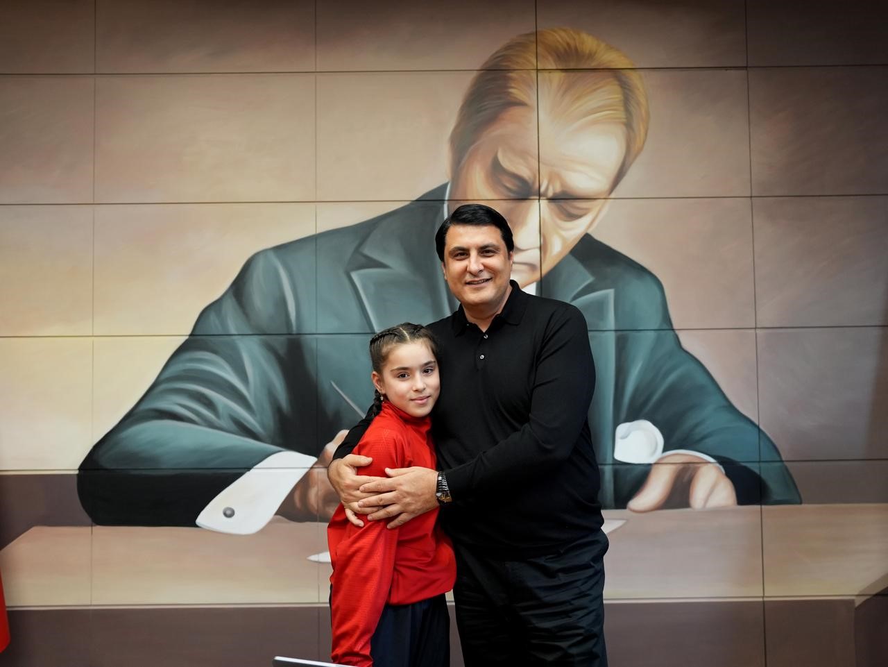 Başkan Yılmaz, Avrupa rekortmeni Büşra Çan’ı ağırladı
