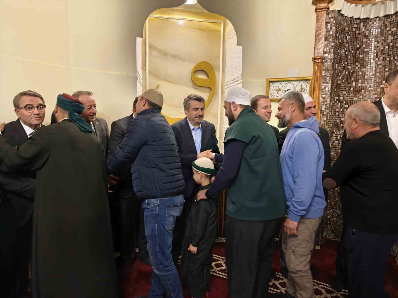 Başkan Yılmaz Evlad-I fatihan ile kardeşlik sofrasında
