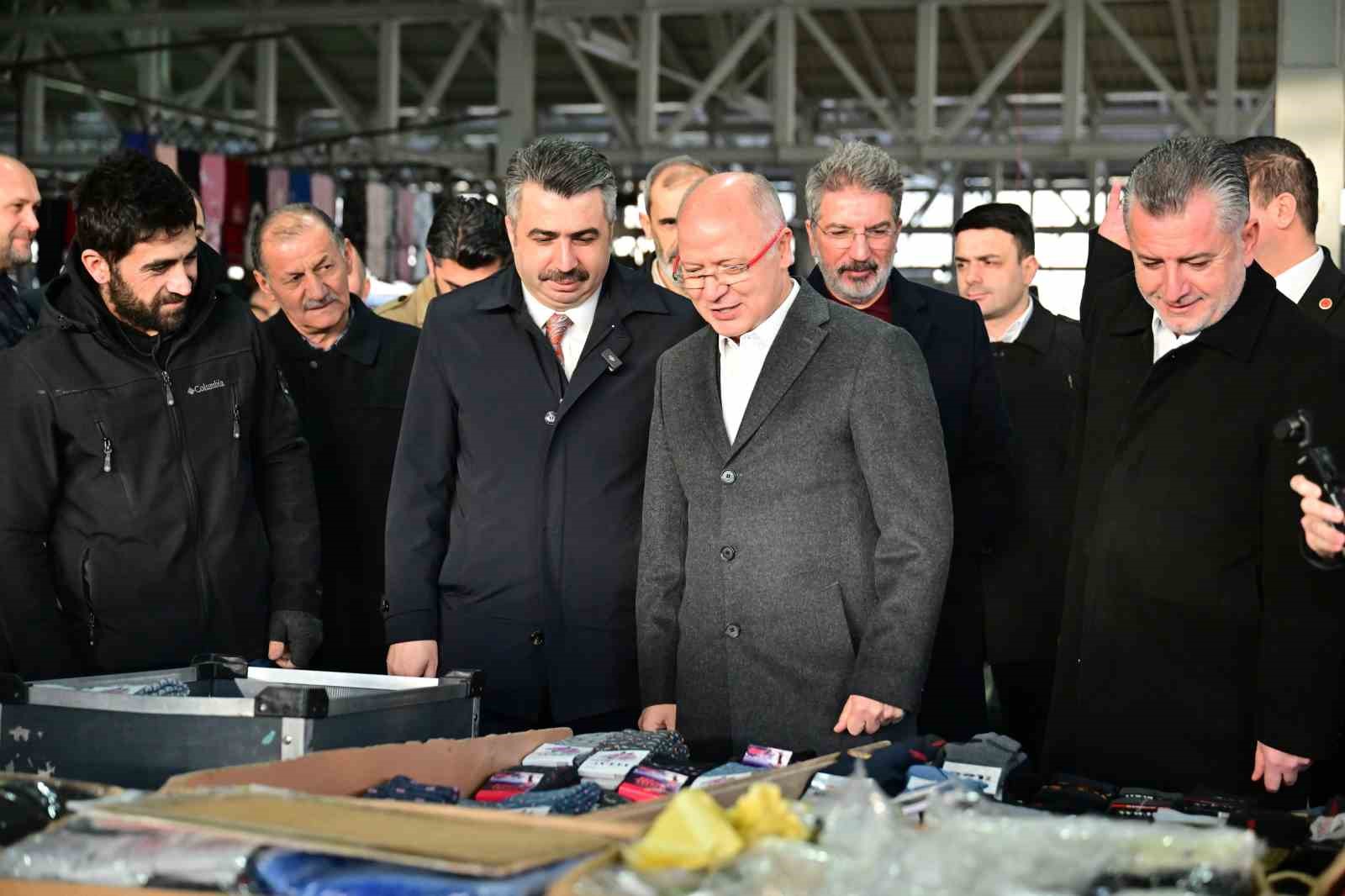 Başkan Yılmaz, pazar esnafıyla buluştu
