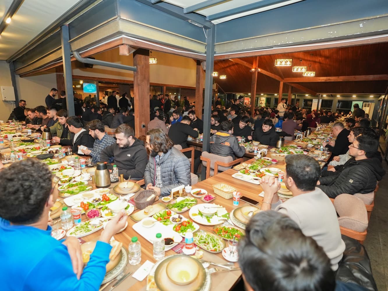 Başkan Yılmaz TÜGVA’lı gençlerle sahurda buluştu
