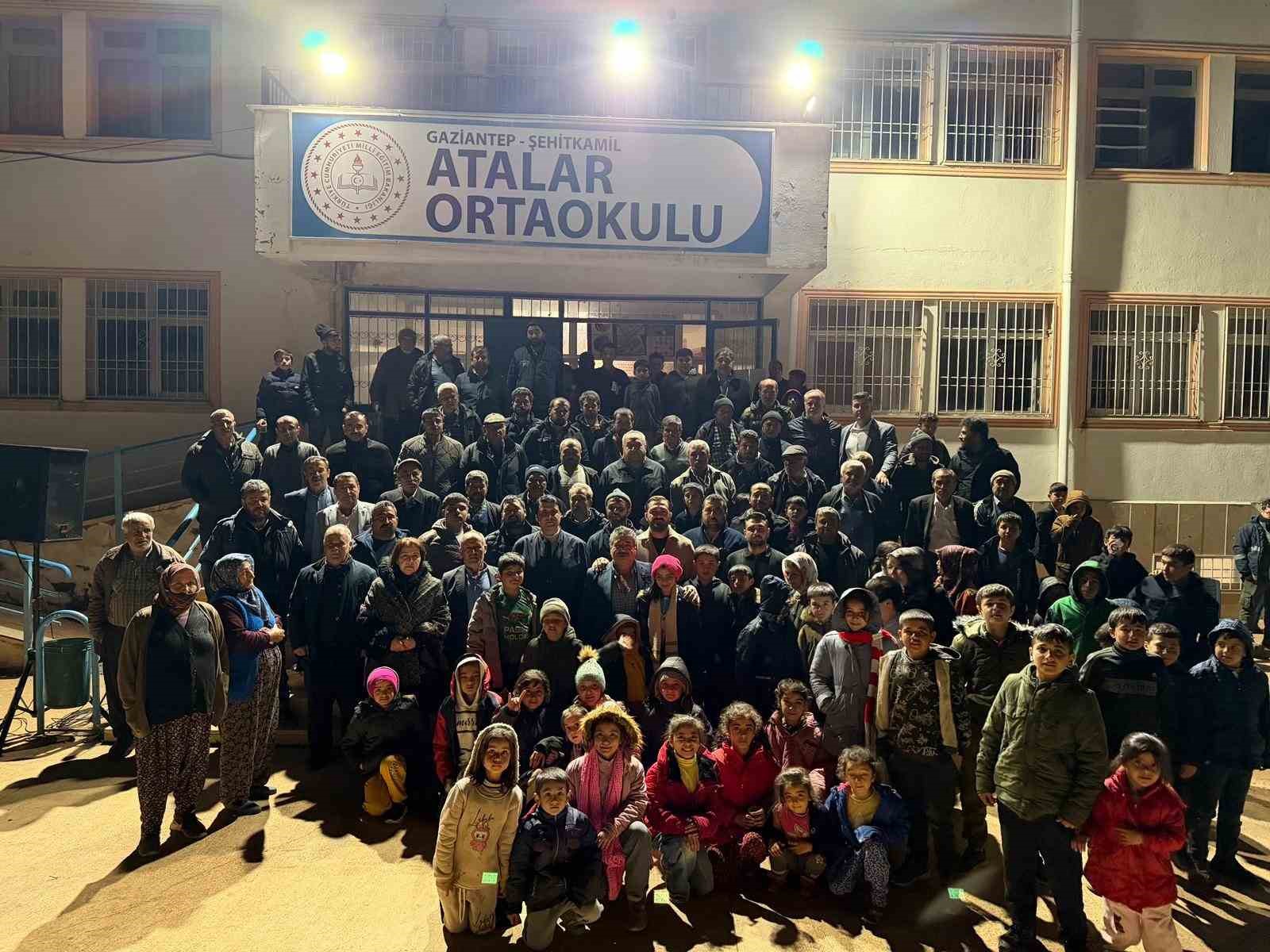 Başkan Yılmaz’dan bir günde 9 mahalleye ziyaret
Başkan Yılmaz’dan bir günde 9 mahalleye ziyaret