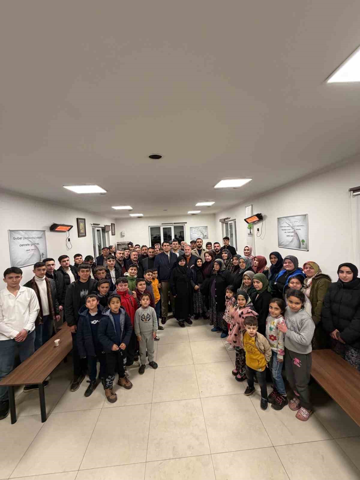 Başkan Yılmaz’dan bir günde 9 mahalleye ziyaret
Başkan Yılmaz’dan bir günde 9 mahalleye ziyaret