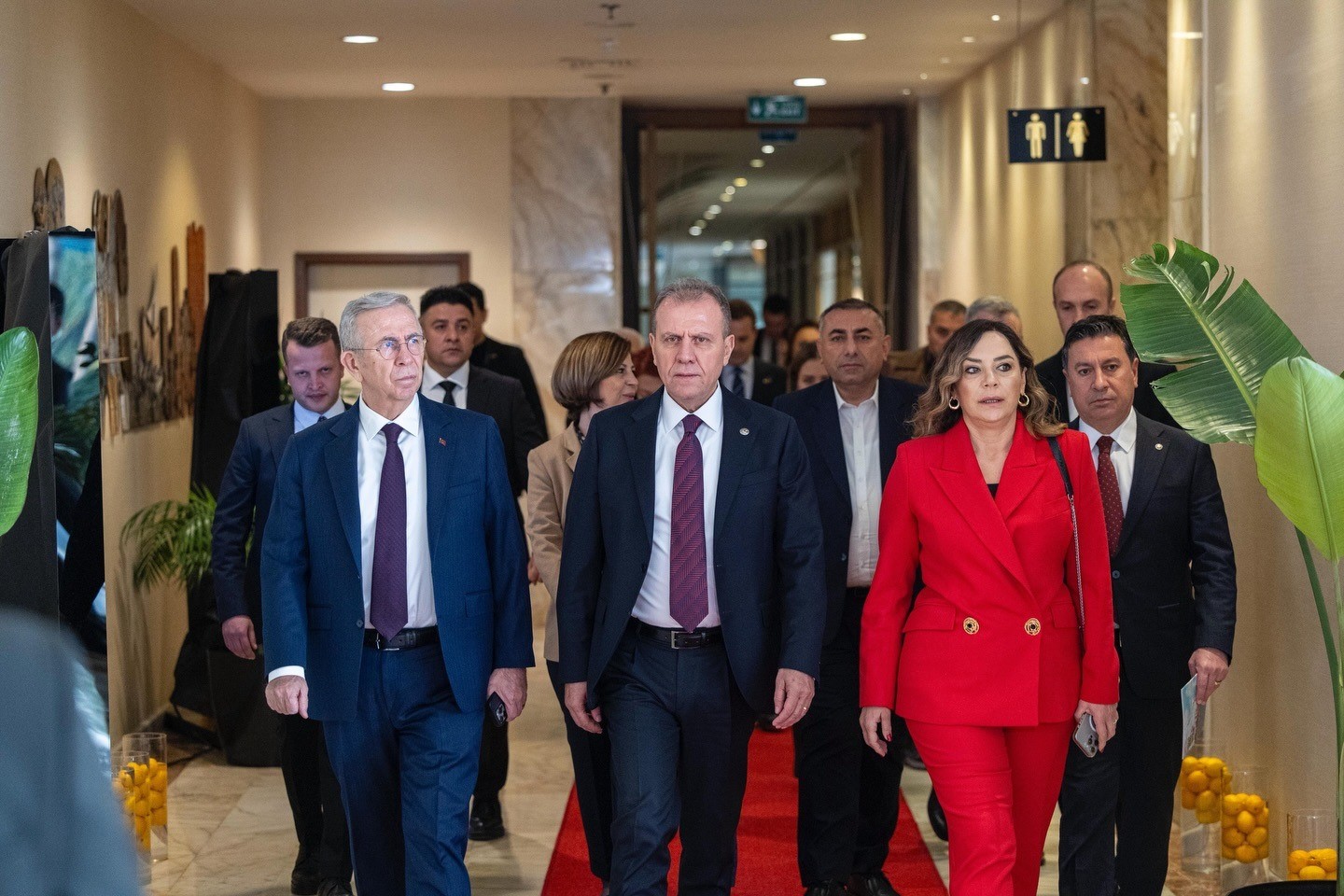 Başkan Yüceer, Büyükşehir Belediye Başkanları toplantısına katıldı
