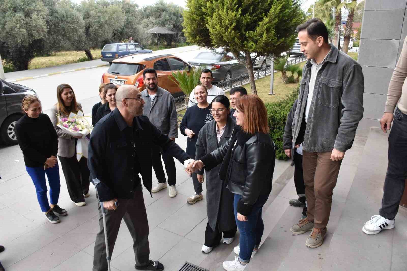 Başkan Zencirci, hastane çıkışı eve uğramadan belediyeye uğradı
