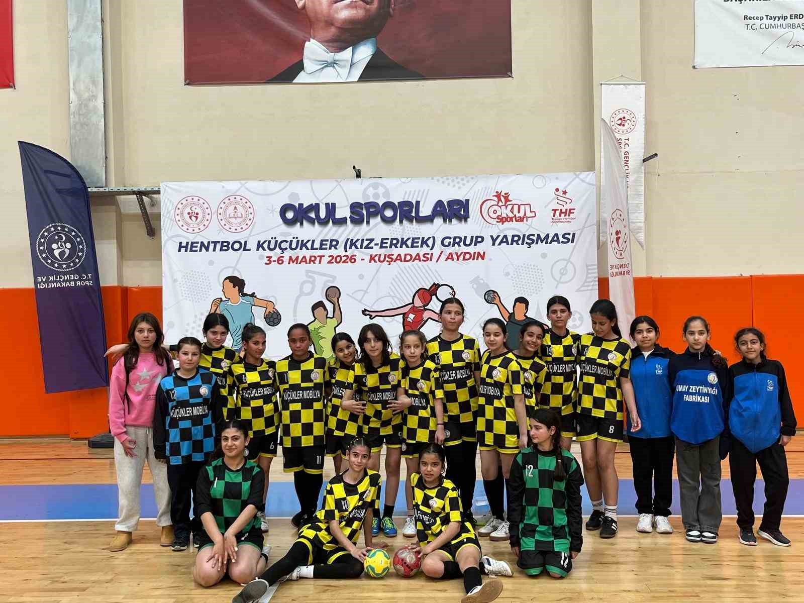 Başkan Zencirci Neşetiye Kız Hentbol Takımını tebrik etti
