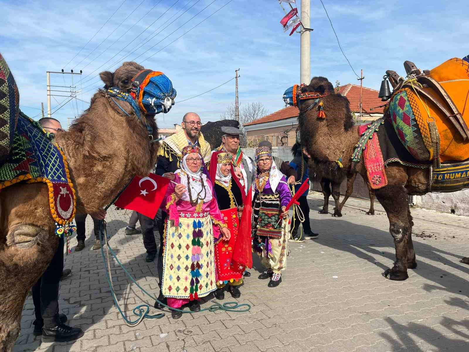 Başkan Zencirci’den devesiyle ünlü Turanlar’a deve heykeli
