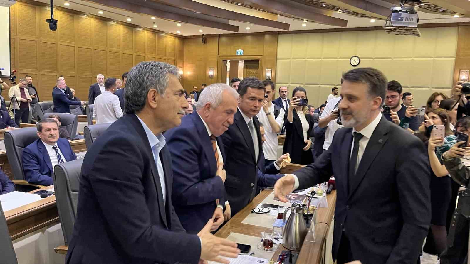 Başkanvekili Biba: "Başkanlık koltuğuna oturmaya niyetim yok, çalışmaya geldim, bulunduğum sürece de çalışacağım"
Başkanvekili Biba: "Başkanlık koltuğuna oturmaya niyetim yok, çalışmaya geldim, bulunduğum sürece de çalışacağım"