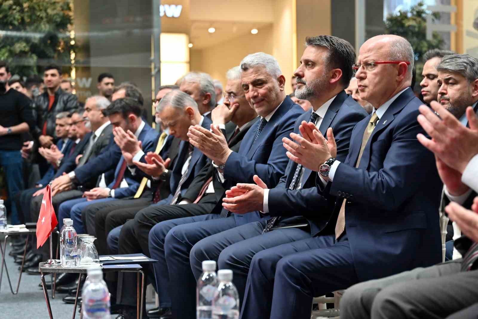 Başkanvekili Biba: İnegöl mobilyası dünya çapında bir başarı hikayesi
