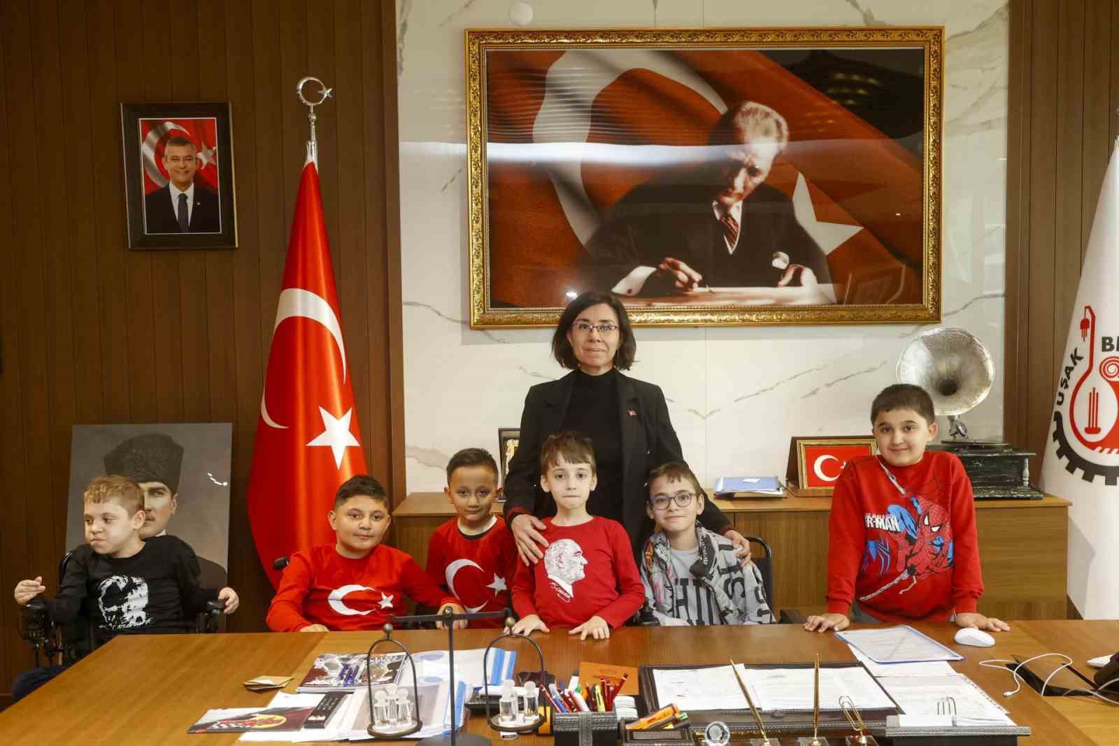 Başkanvekili Özkan özel misafirlerini ağırladı
