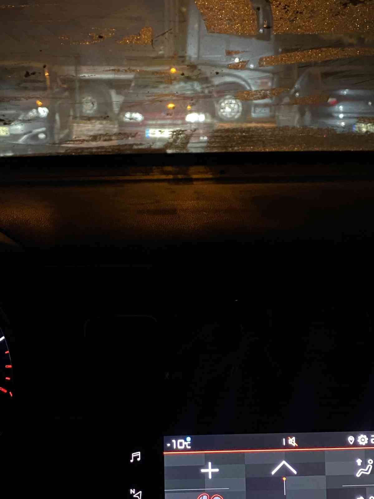 Başkent gün boyu buz kesti
