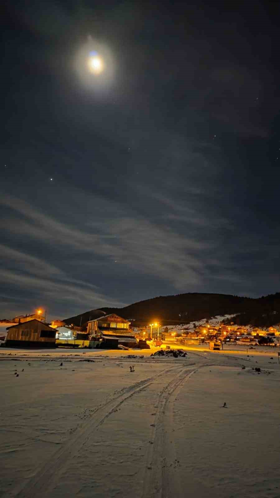 Başkent gün boyu buz kesti
