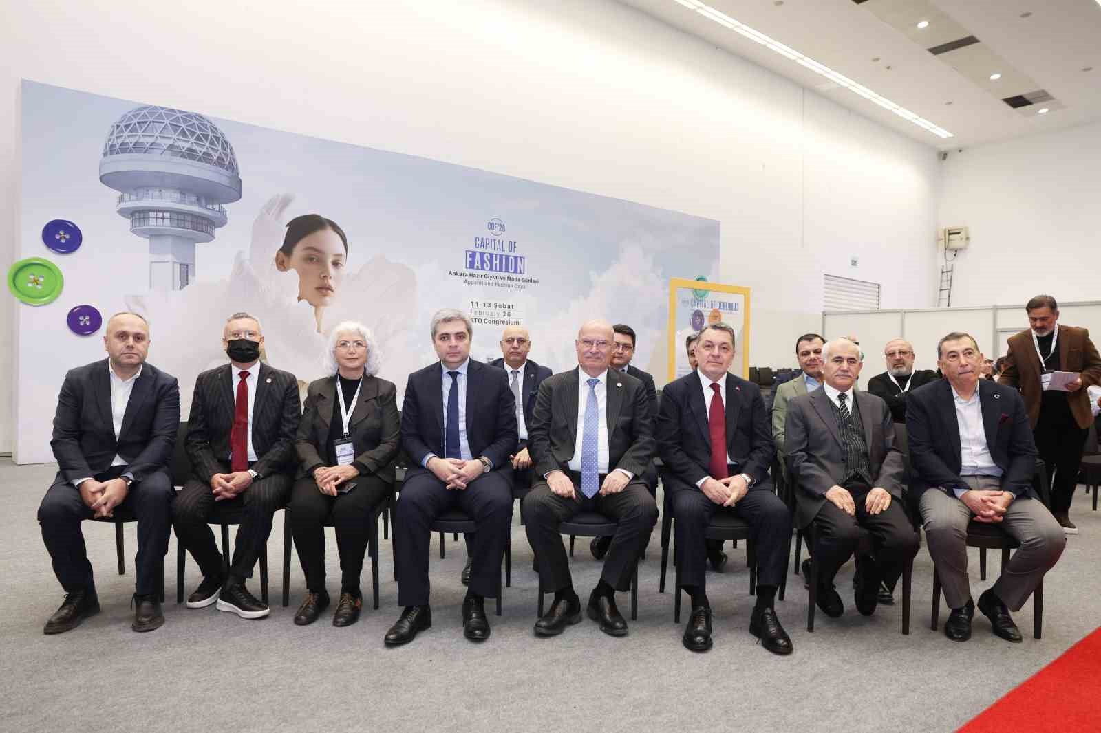 Başkent’te moda günleri başladı
