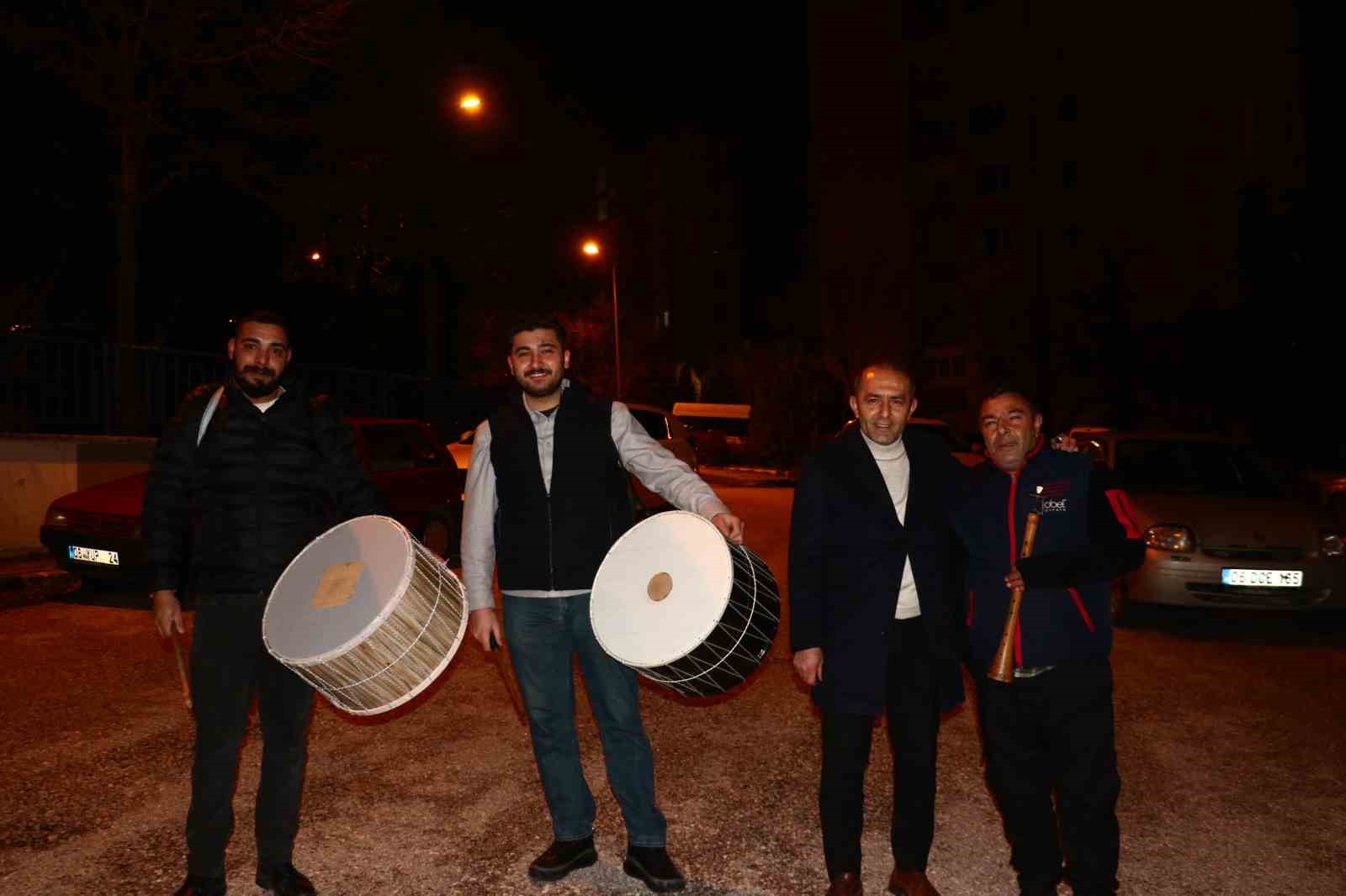 Başkentte Ramazan davulcuları mesaiye başladı
