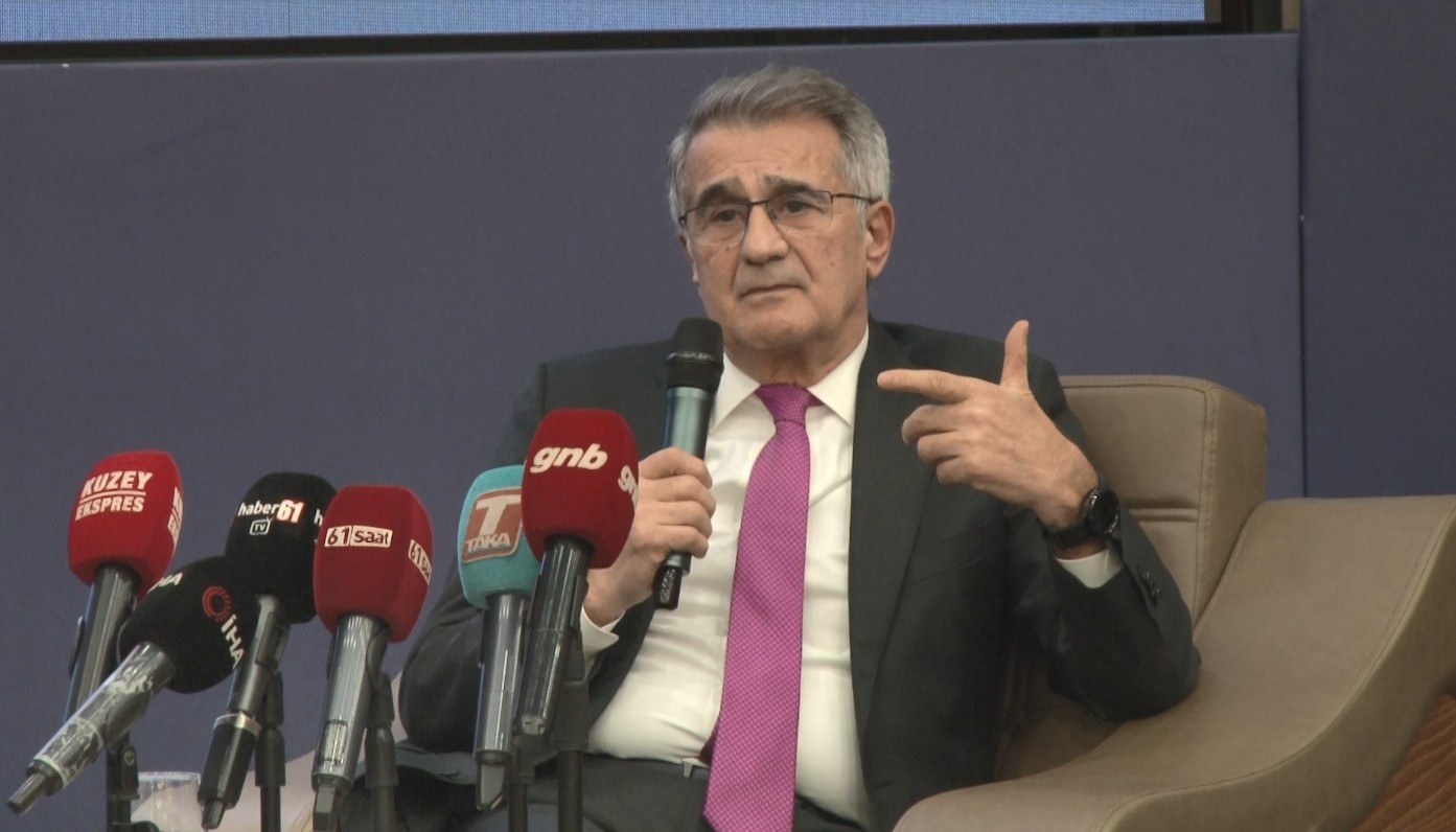 Başkentte Trabzon Günleri: Şenol Güneş ve Tolga Zengin vatandaşlarla buluştu
