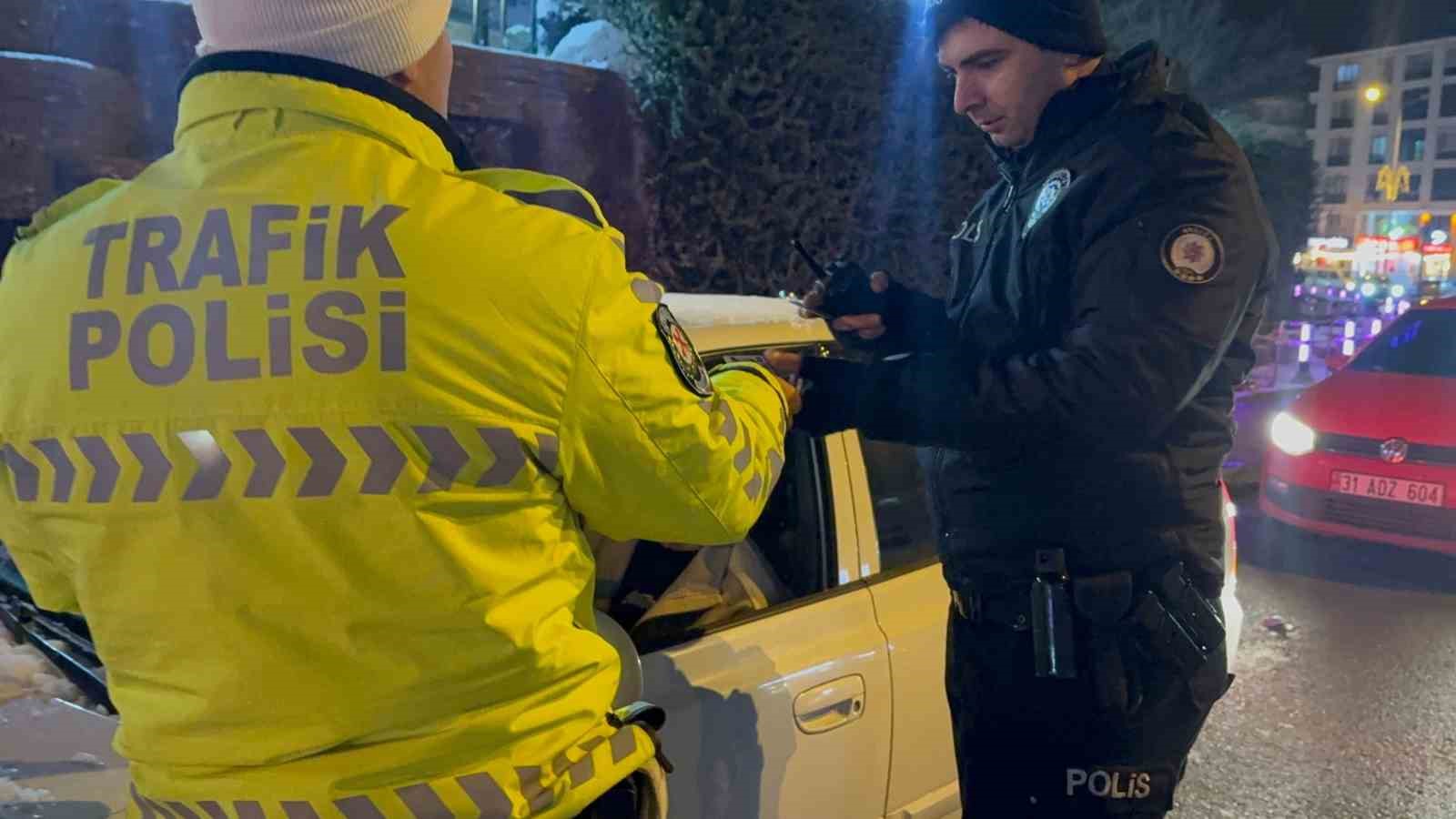 Başkentte yılbaşı öncesi geniş çaplı polis denetimi
