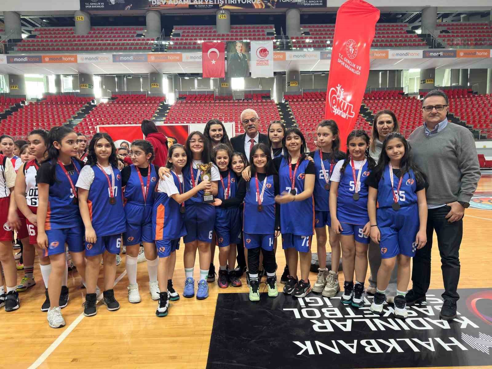 Basketbol Küçük Kızlar İl Birinciliği sona erdi
