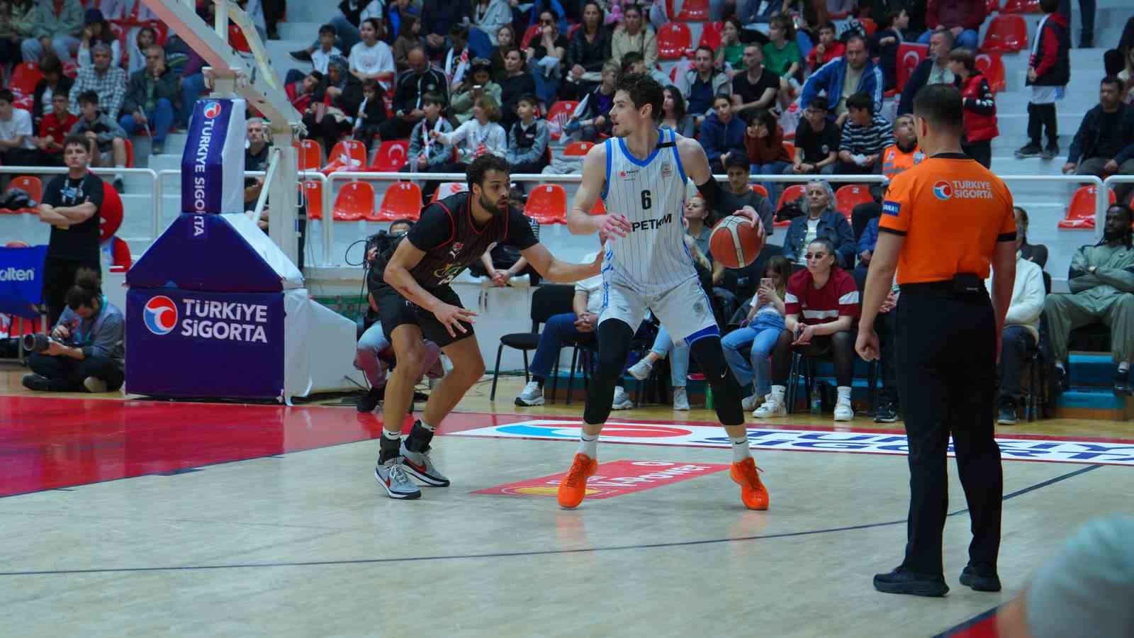 Basketbol Süper Ligi: Aliağa Petkimspor: 100 - Manisa Basket: 87
