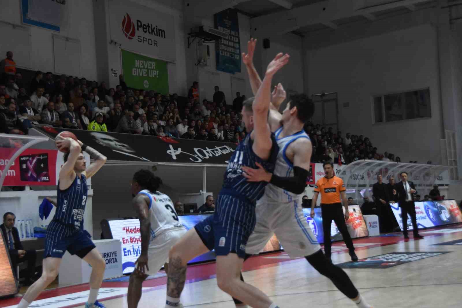 Basketbol Süper Ligi: Aliağa Petkimspor:60 - A. Efes: 85
